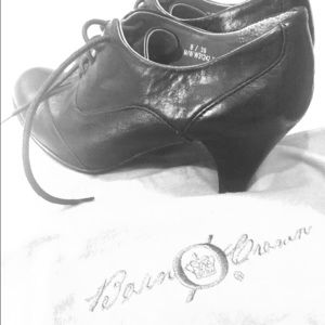 Born Crown Bootie Oxford lace up black leather
